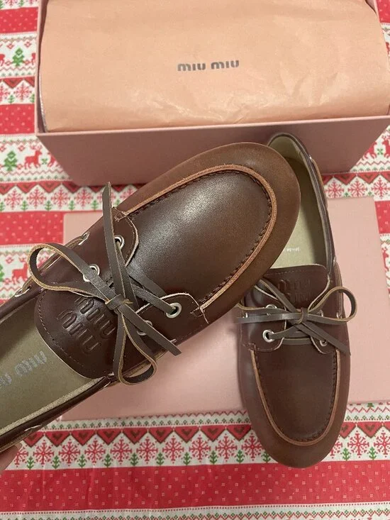 Elegant Miu Miu Brown Leather Women's Boat Shoes - Picture 3 of 9